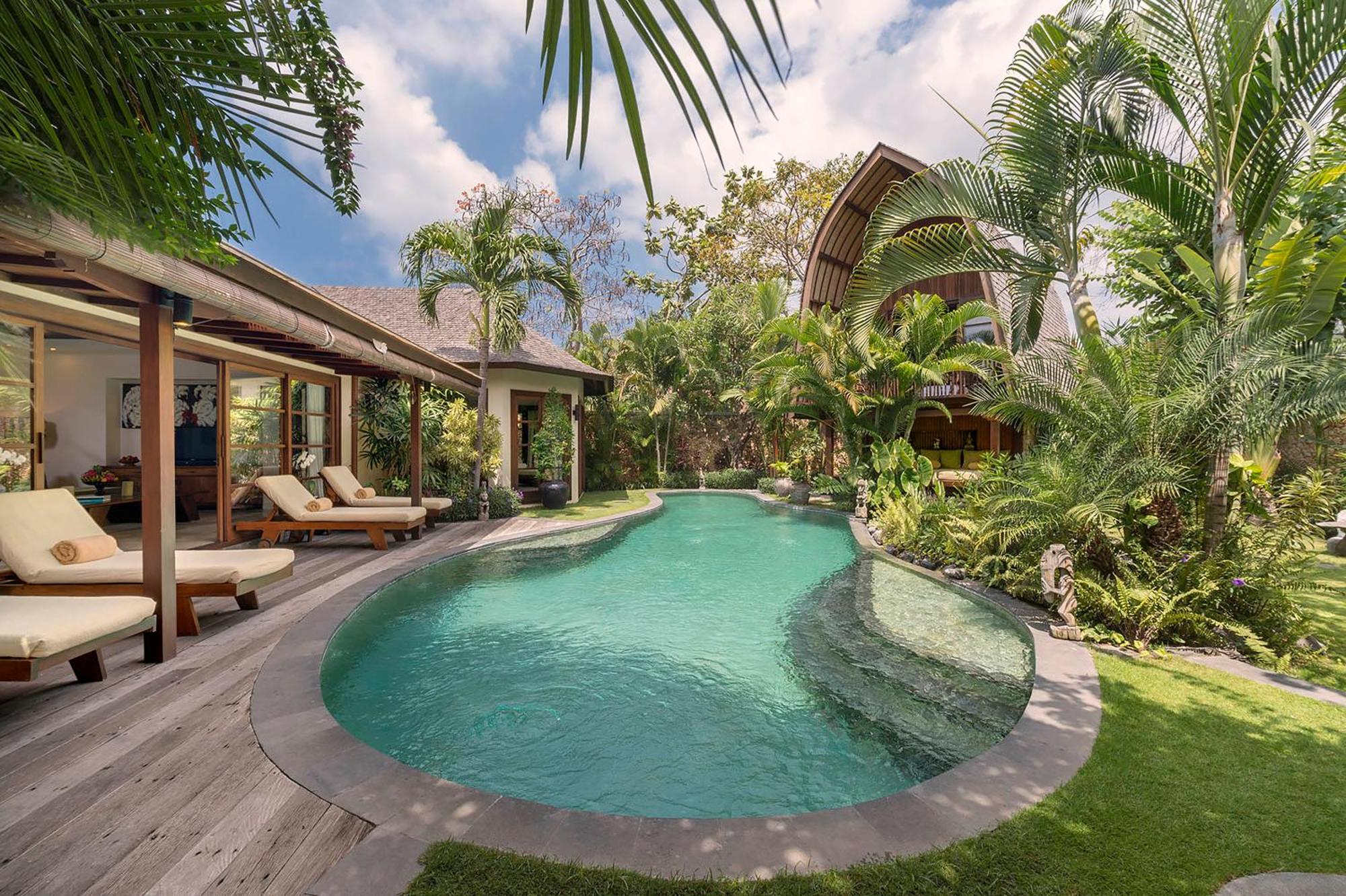 Lataliana Seminyak Villa Exterior photo