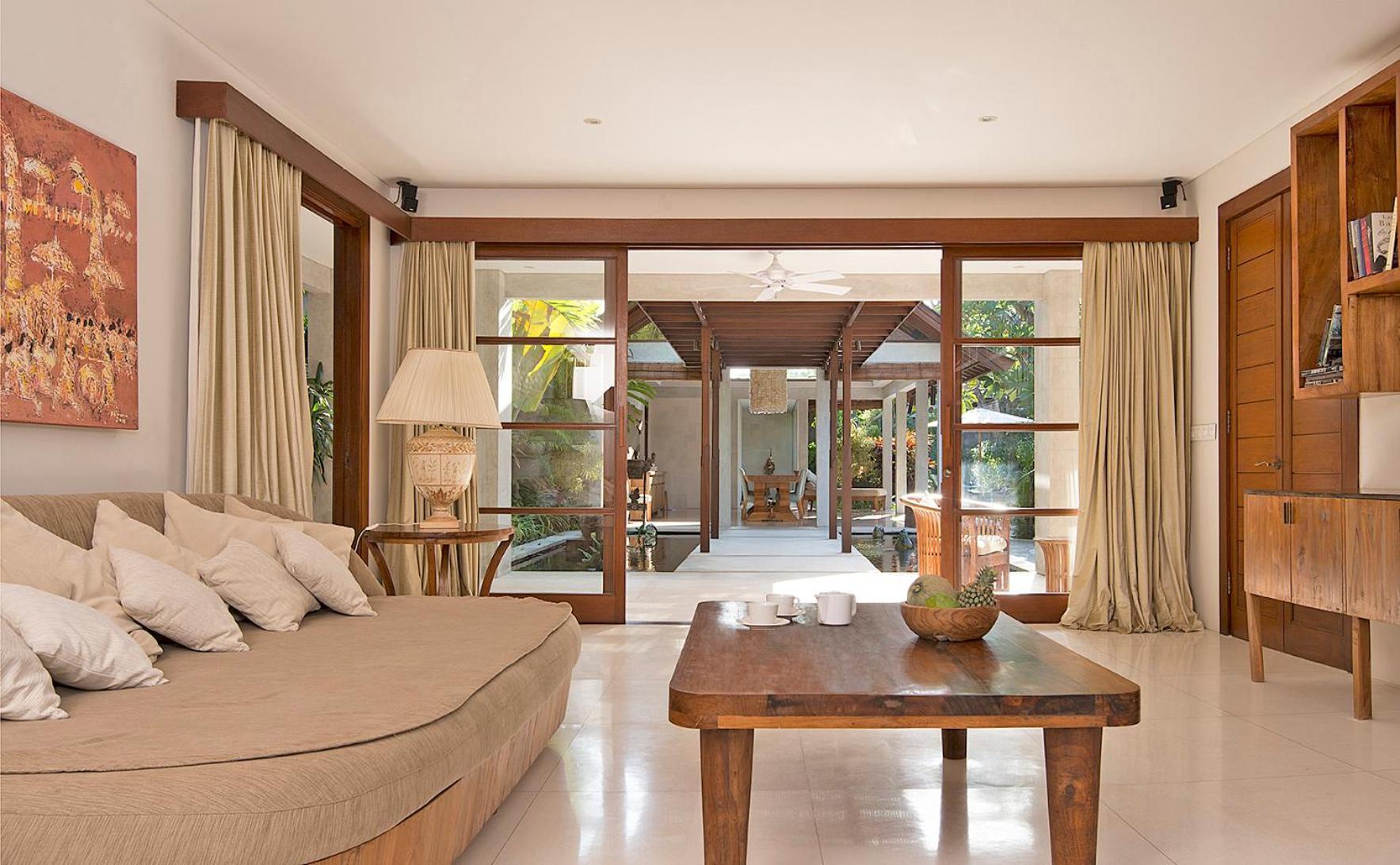 Lataliana Seminyak Villa Exterior photo