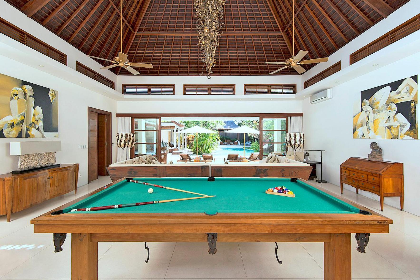 Lataliana Seminyak Villa Exterior photo