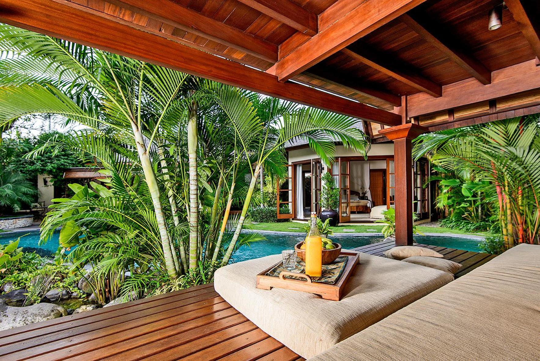 Lataliana Seminyak Villa Exterior photo