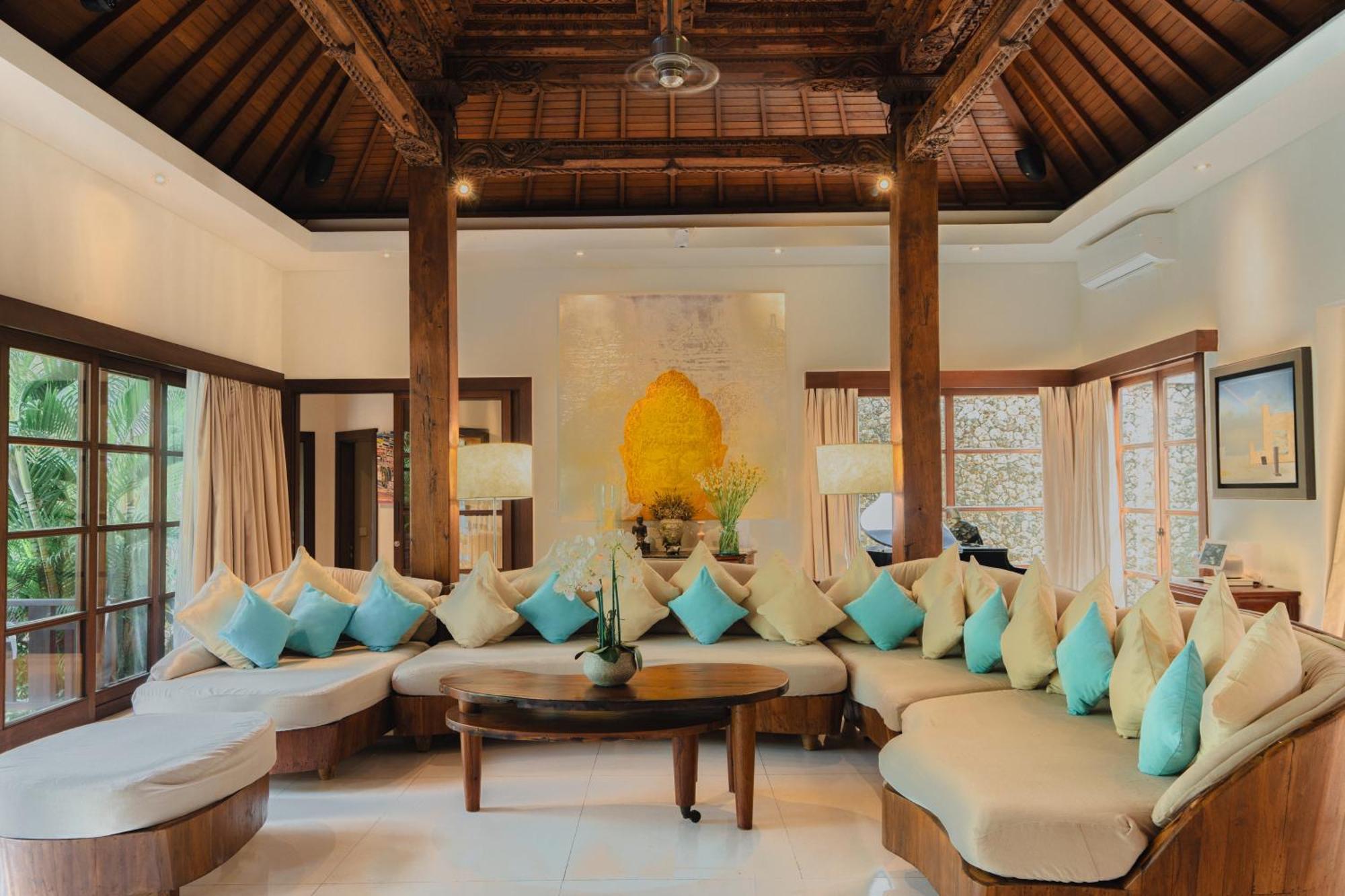 Lataliana Seminyak Villa Exterior photo